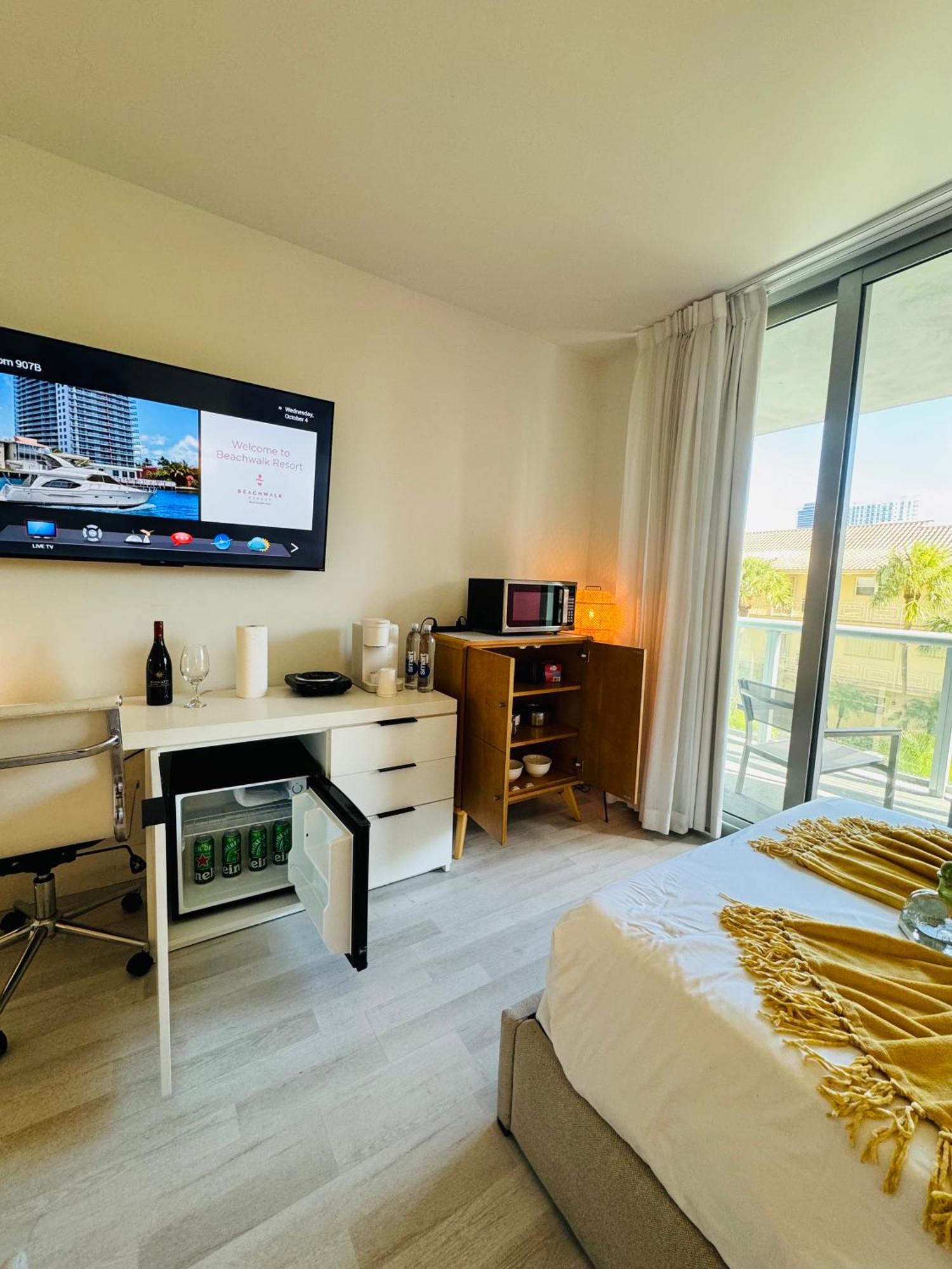 Beachwalk Resort & Condos Hallandale Beach Exterior foto