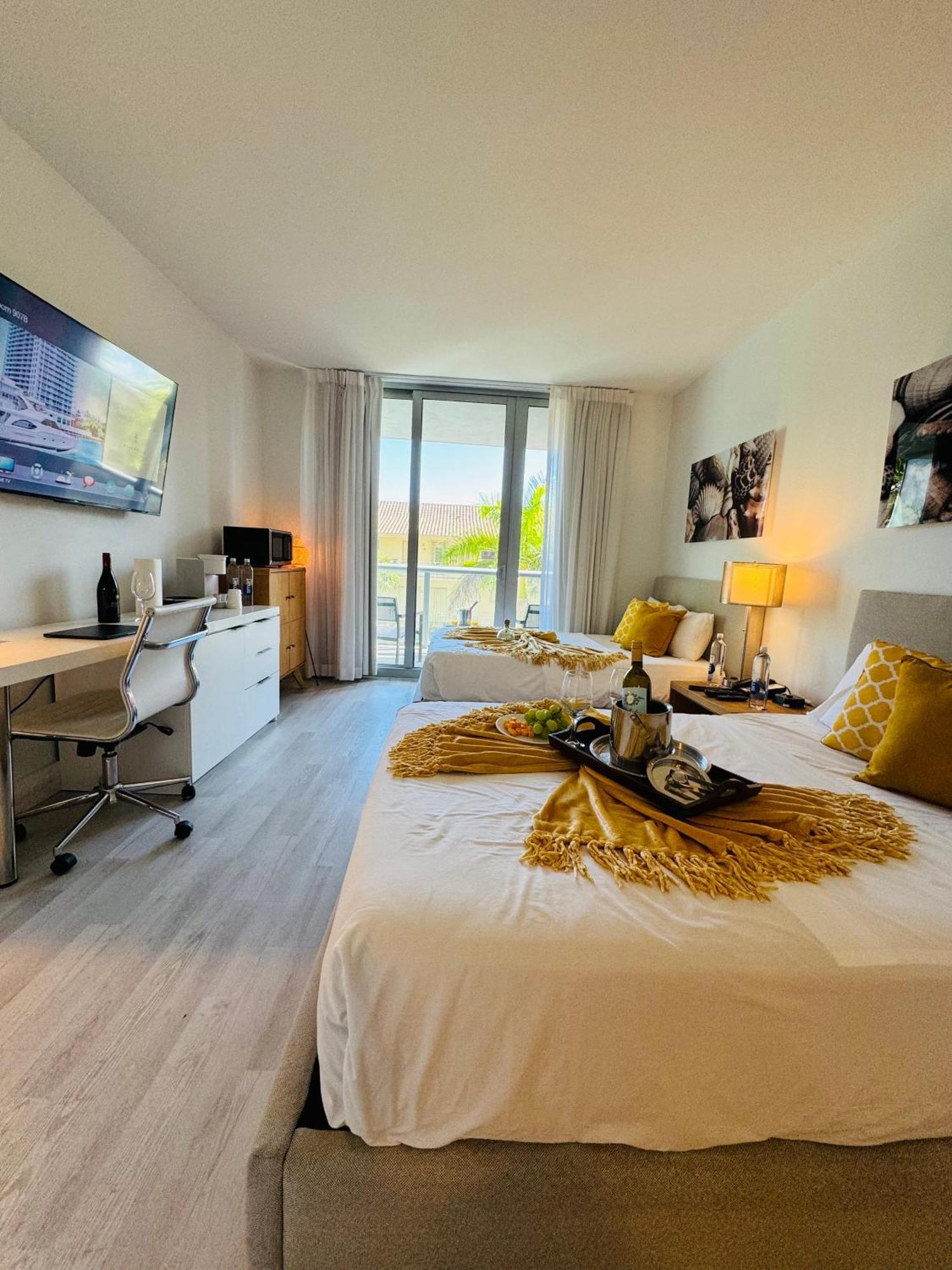 Beachwalk Resort & Condos Hallandale Beach Exterior foto