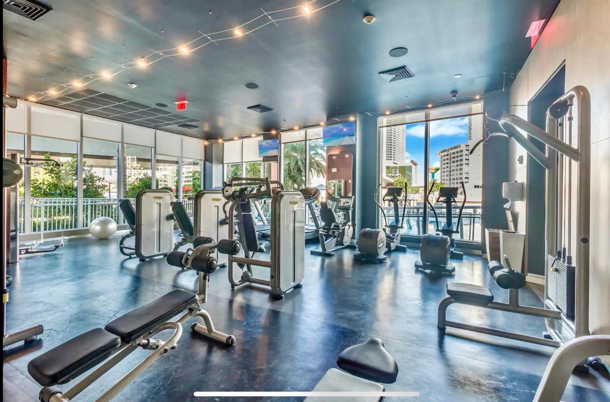 Beachwalk Resort & Condos Hallandale Beach Exterior foto